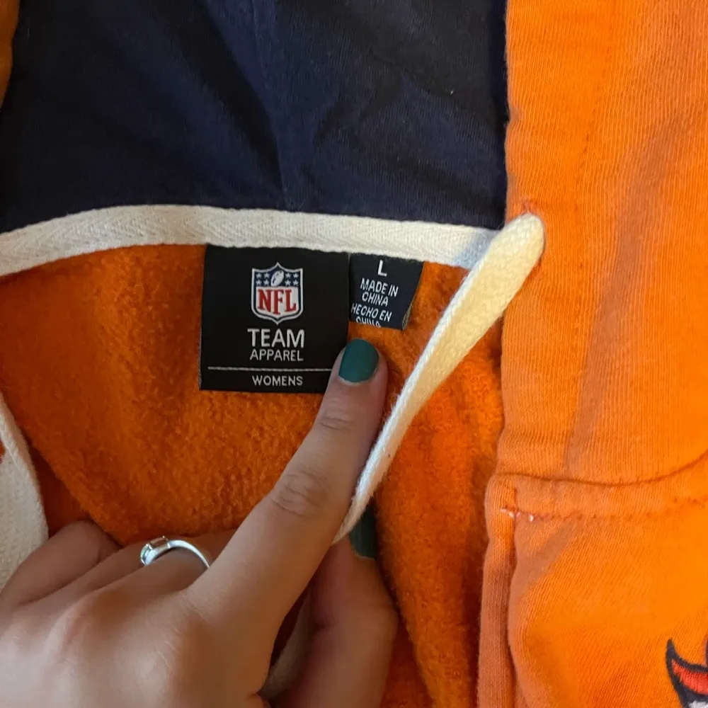 Vintage broncos zip up - Image 2
