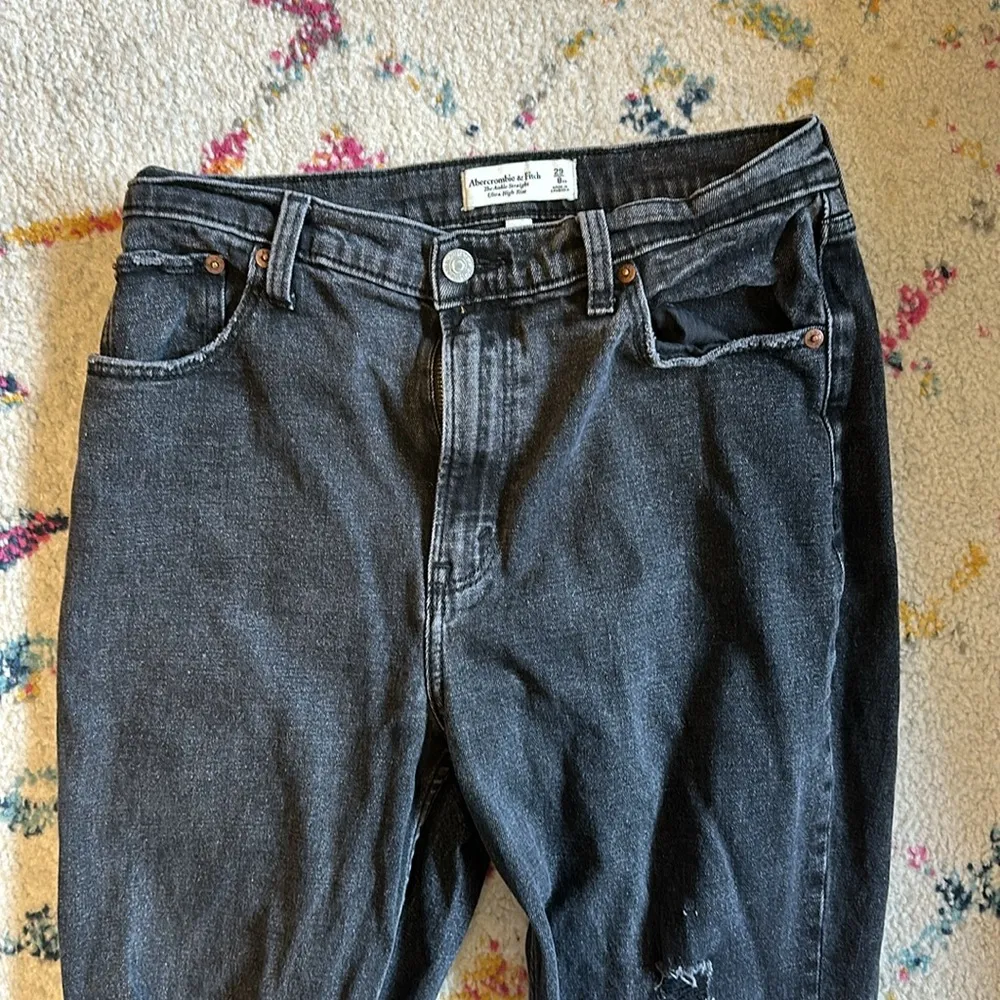 Abercrombie & Fitch CURVE LOVE Ankle Straight Ultra High Rise Black Jeans - Image 4