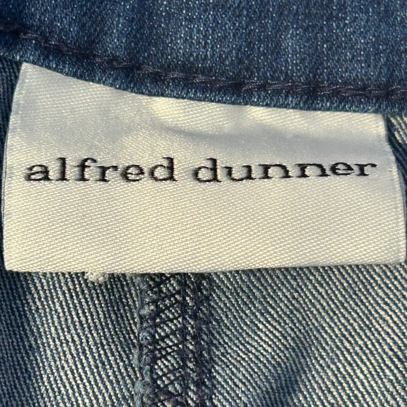 Alfred Dunner Women Blue Denim Elastic Waist Cropped Pants Size XL - Image 3