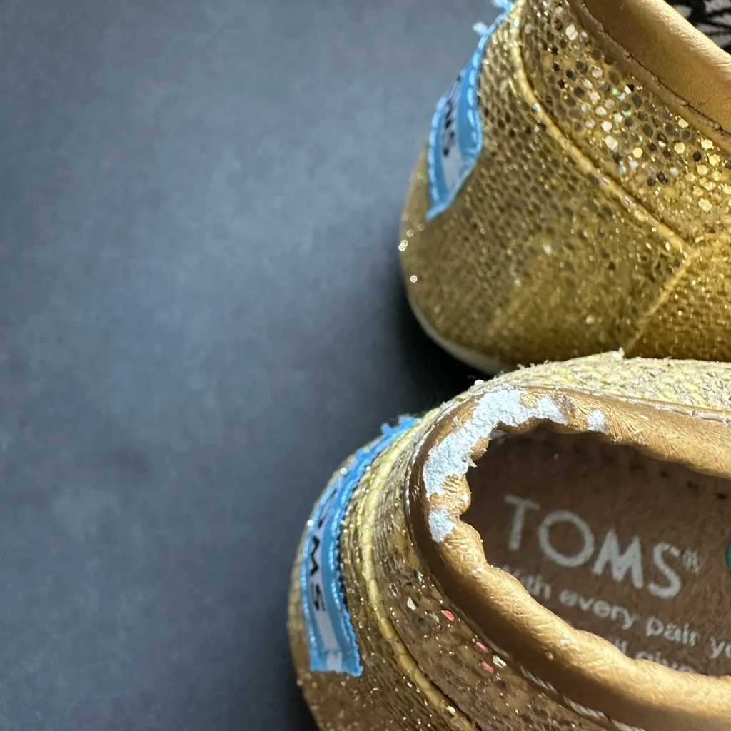 Toms Gold Glitter Shoes size 9W - Image 3