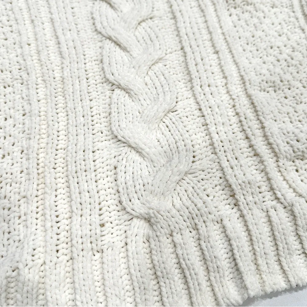 Cream Off White Cropped Chunky Cable-knit Crewneck Sweater - Image 2