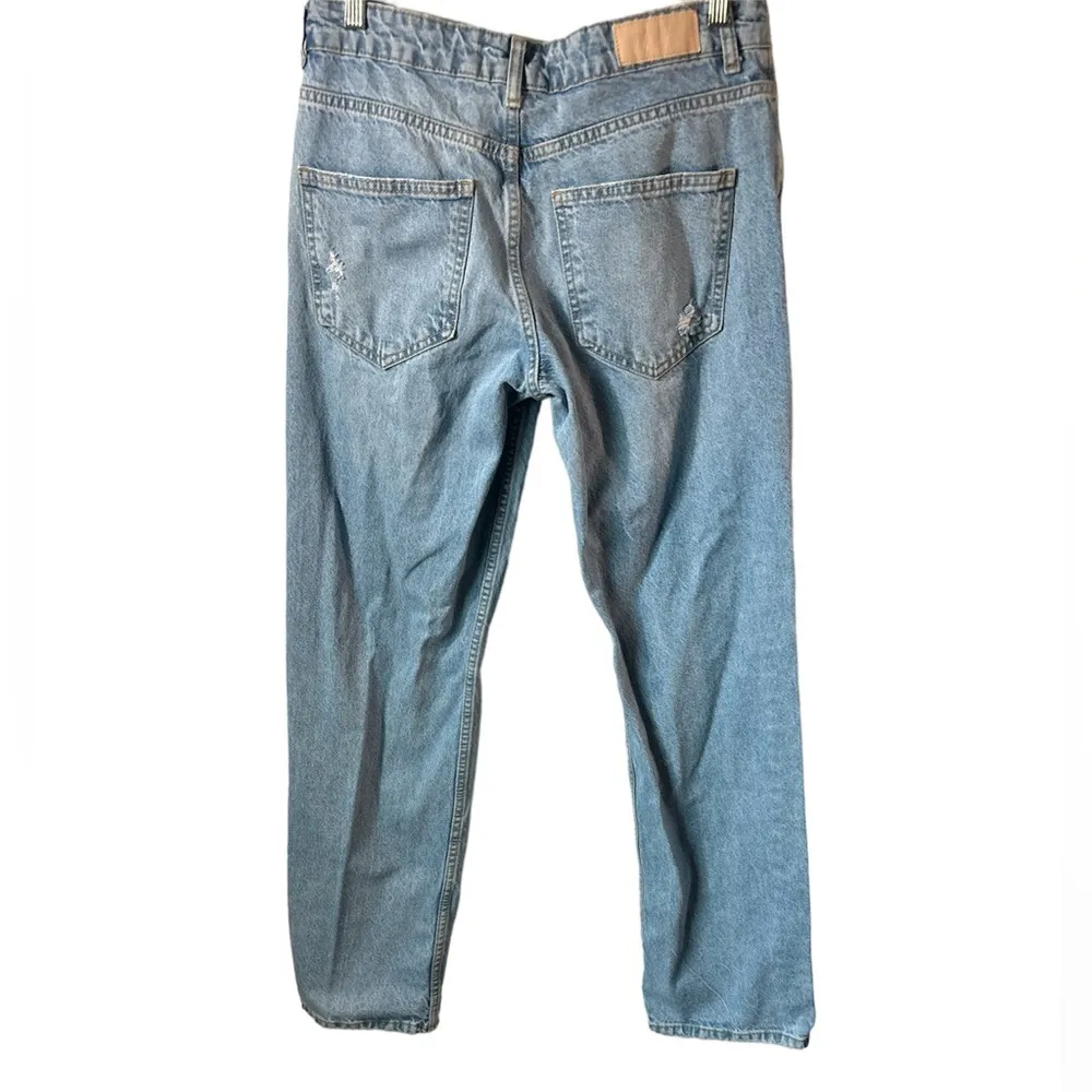 Zara straight leg distressed jean mid rise in size 8. 💯 cotton. - Image 2