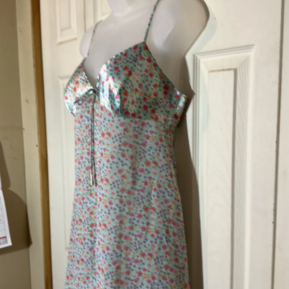 Victoria's Secret Vintage 1990s Y2K Blue Floral Open Front Satin Cami Top M - Image 4