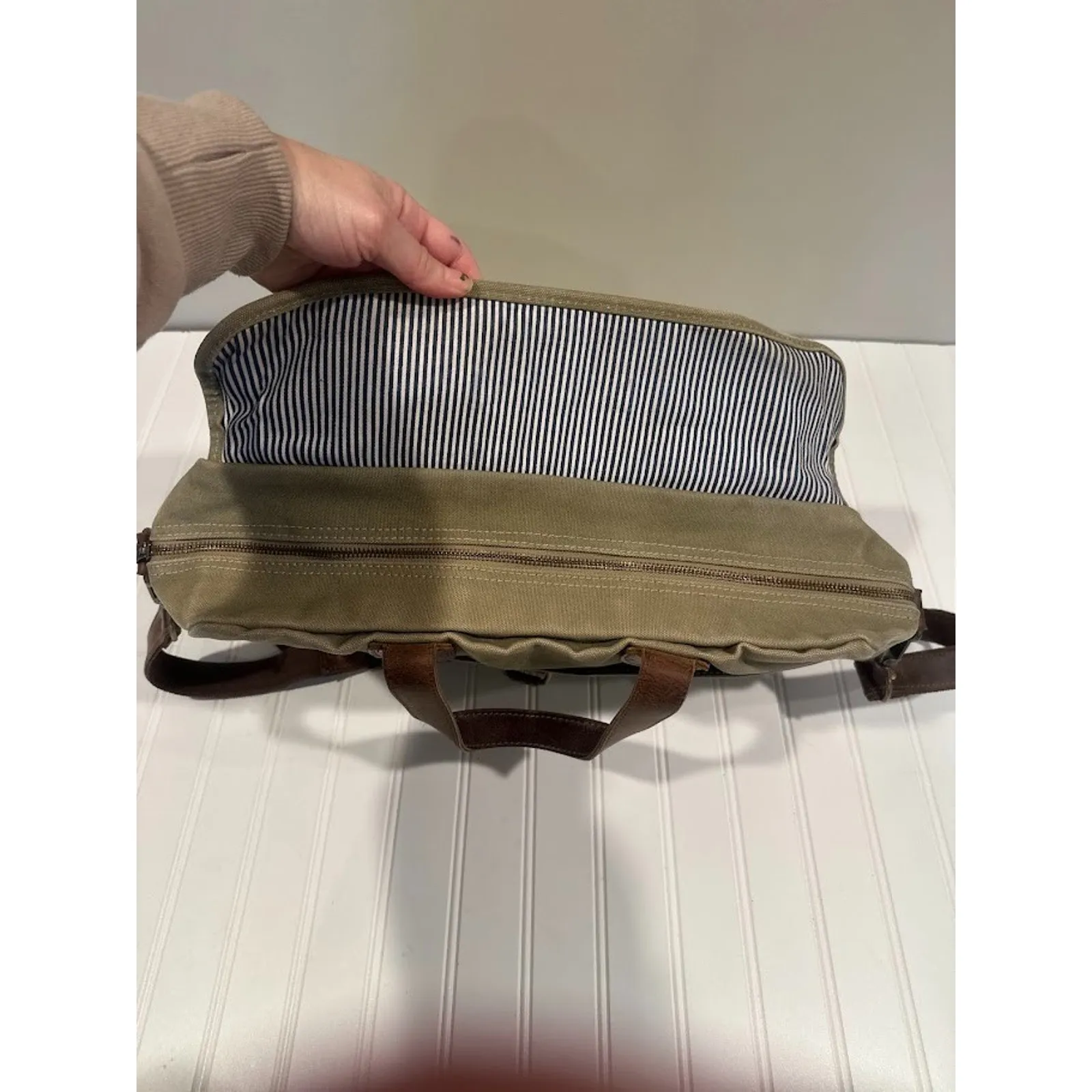 United By Blue Canvas & Leather Messenger Bag Olive Green Travel Work Laptop - Image 10