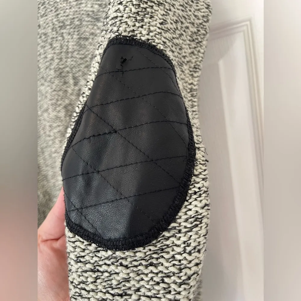 RD Style black/white crewneck sweater with black leather patch elbows size Med - Image 2