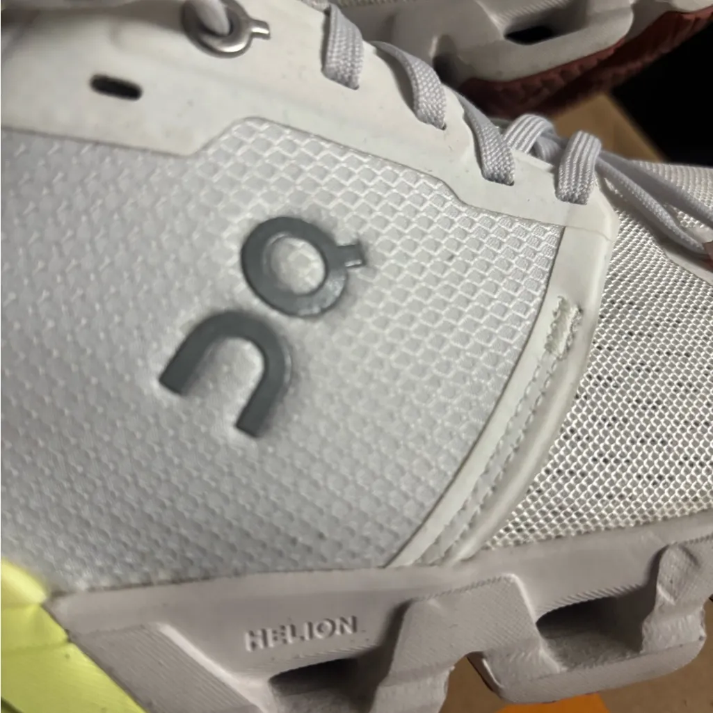 Women's Cloudflyer 4 | White & Yellow | On Size 10.5 - Image 6