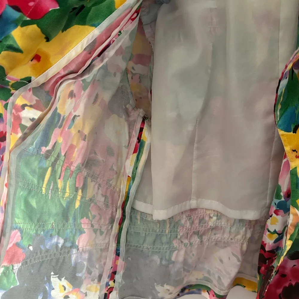 Red and Pink Abstract Floral Blazer Size undefined - Image 8