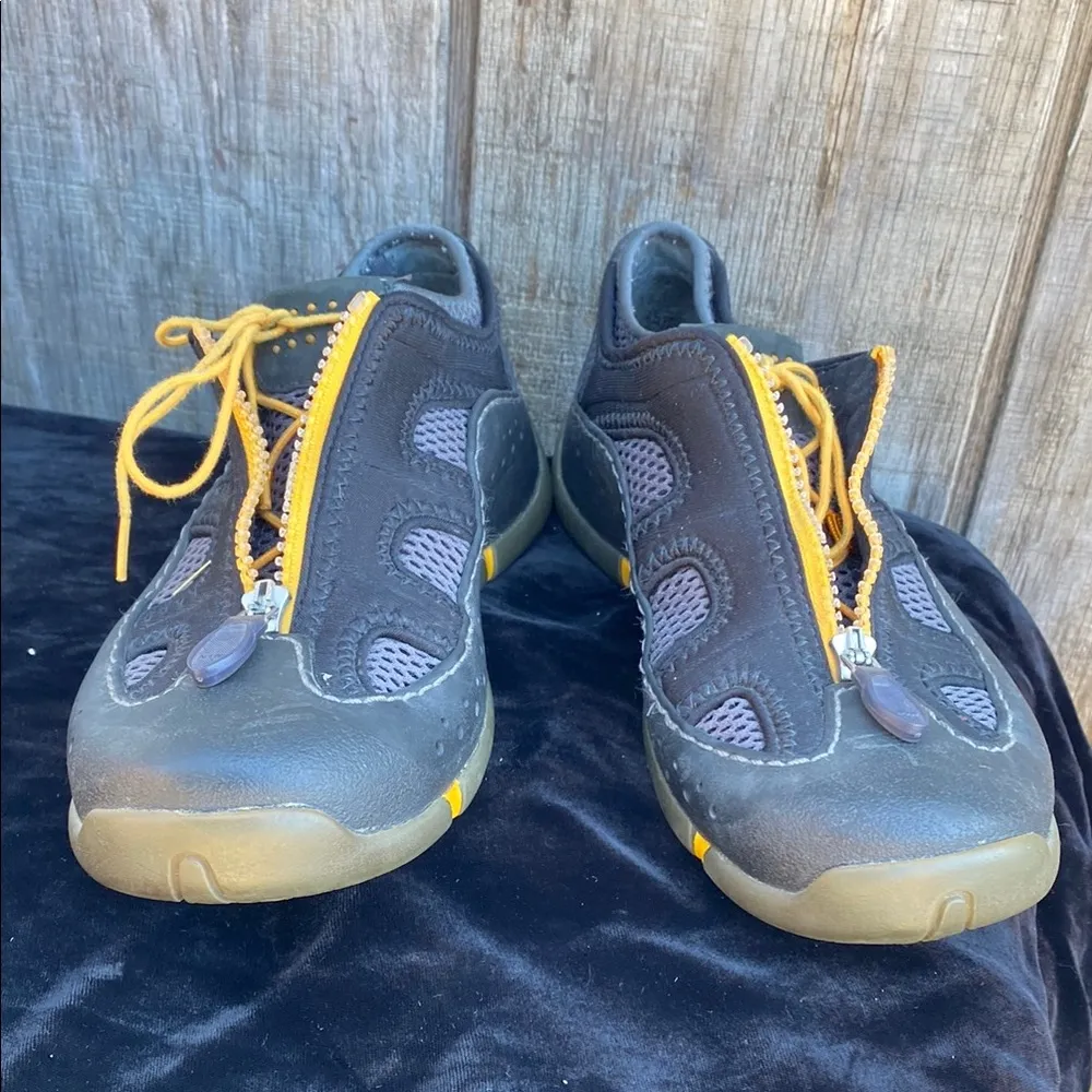 Woman’s  EUC 7.5 FIGAWI  Black and Yellow Athletic Water Shoes Non Slip Boatshoe - Image 6