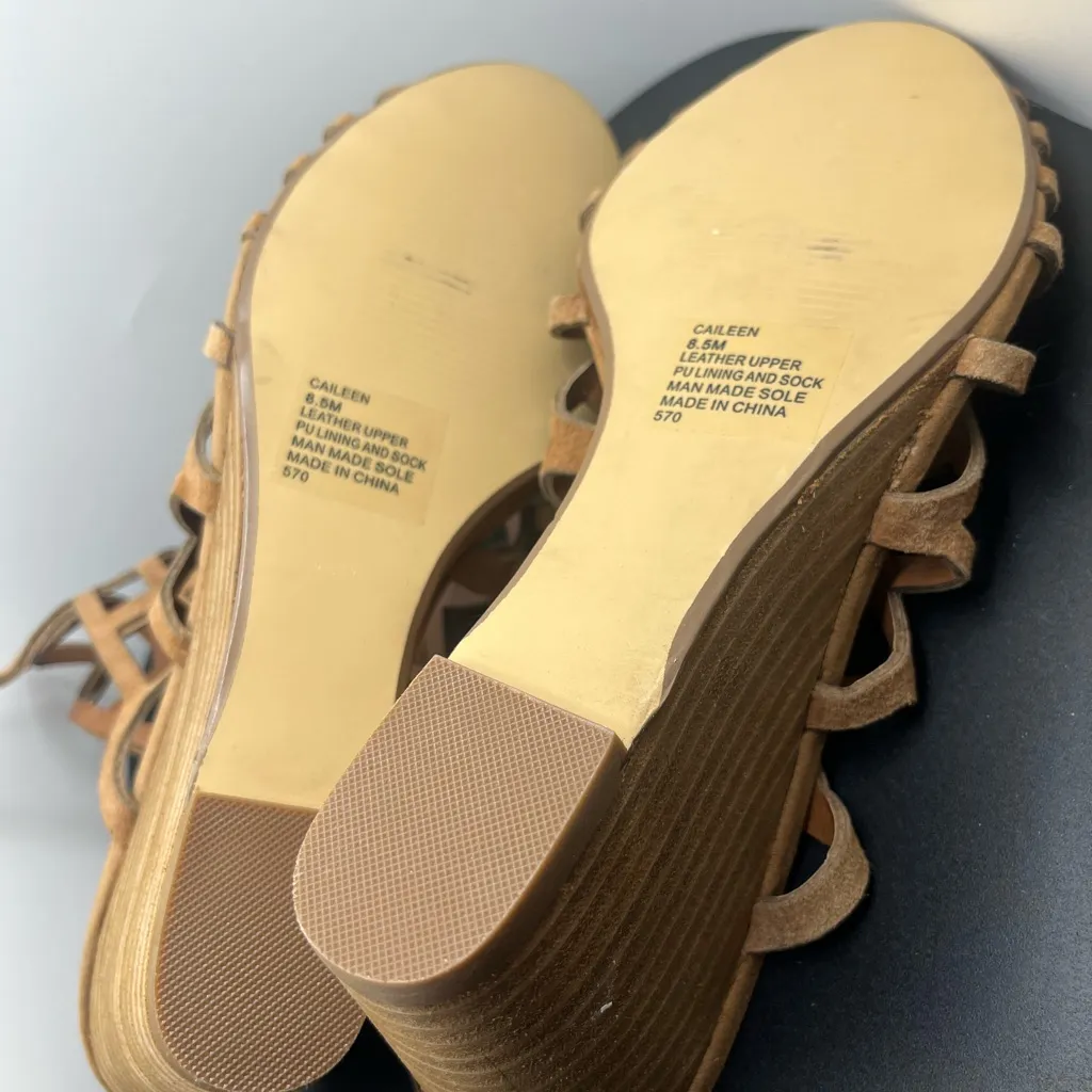 Steve Madden Honeycomb Tan Heels - Image 8