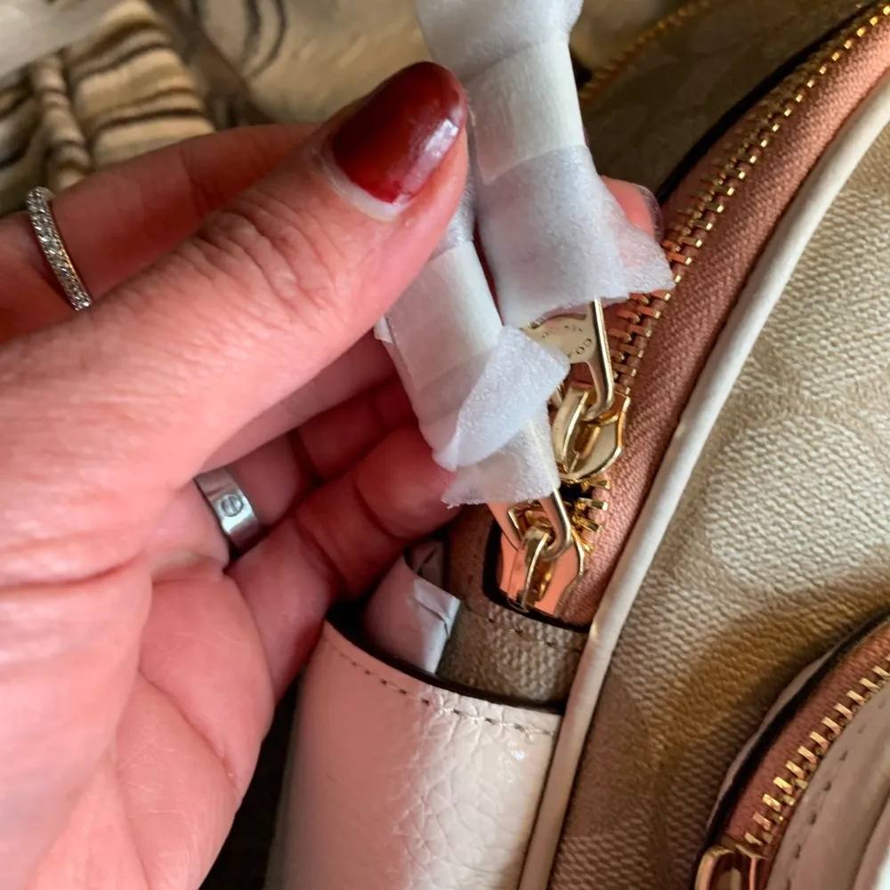 Authentic COACH Leather /coated signature canvas 3 zips Sm backpack - Image 8