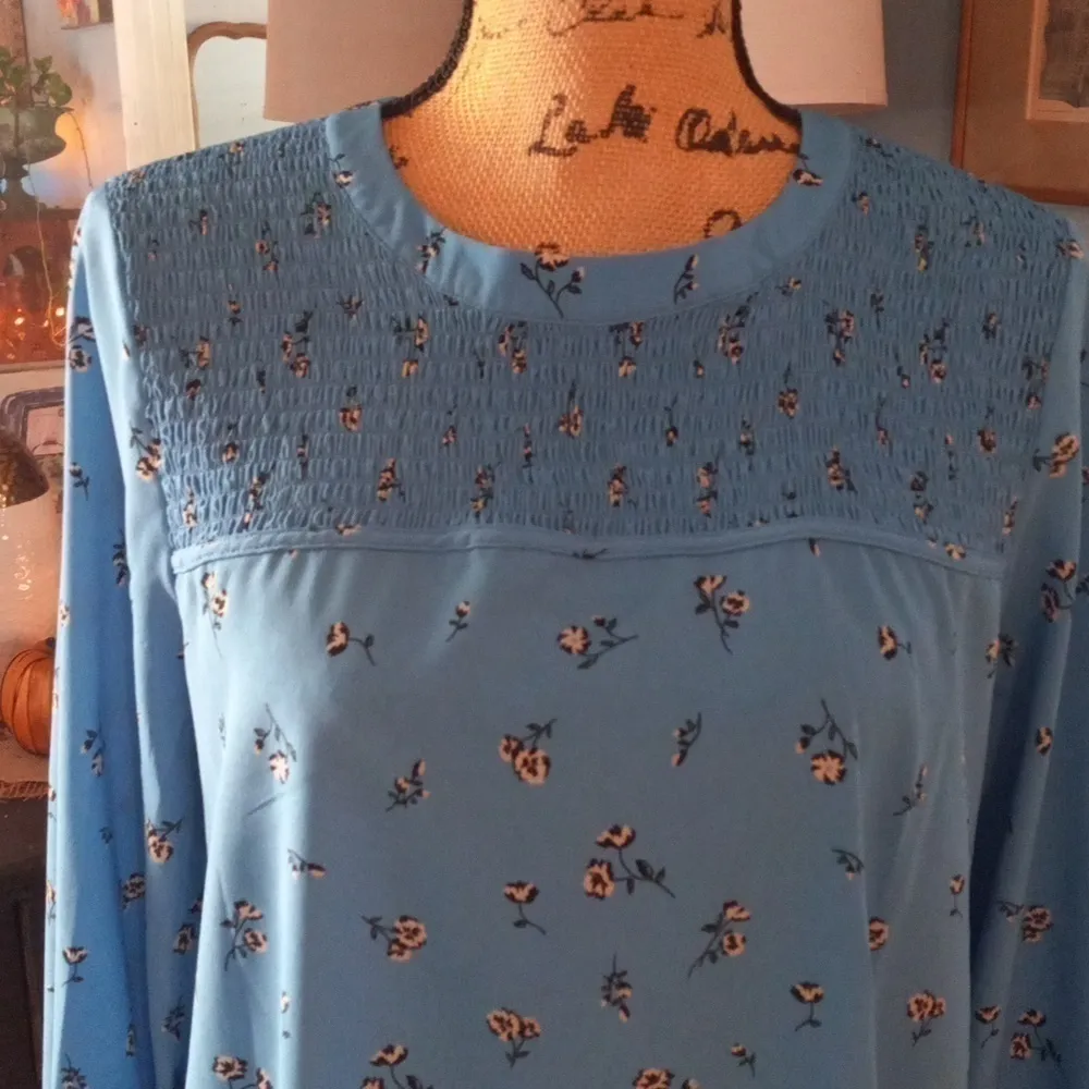 Kensie "Forget Me Not" Blue & Black Floral Print Long Sleeve Flowy Dress - Image 5