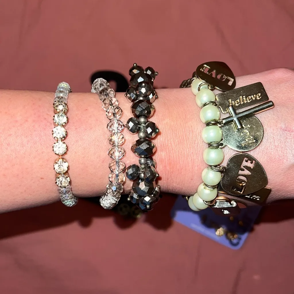 Wet Seal and Claire's Earring and Bracelet Set Pink - Image 5