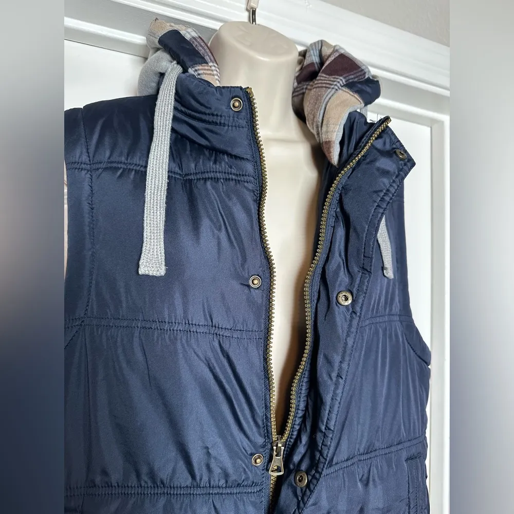 American Threads Blue Button Up Hooded Women’s Cotton Blend Zip Up Puffer Vest - Image 3