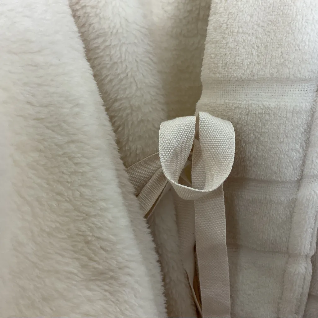 Danskin Hooded Plush Robe Size‎ S/M - Image 4