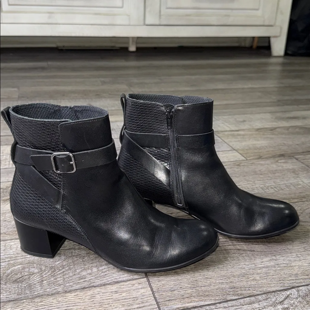 Ecco Danish Design Black Classic Black Leather Ankle Booties - Image 3