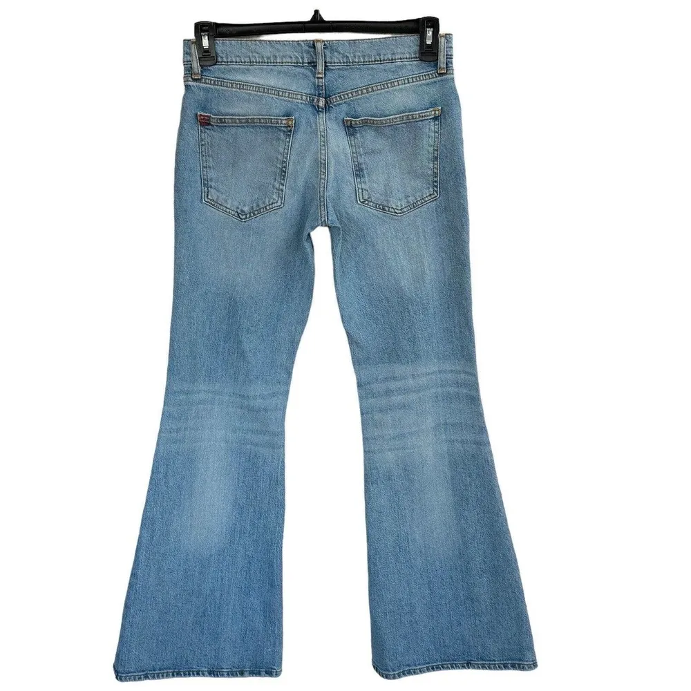 BDG SZ 27 Flare Jeans Mid-Rise 5-Pockets Zip-Fly Whiskered Light Wash Blue - Image 4