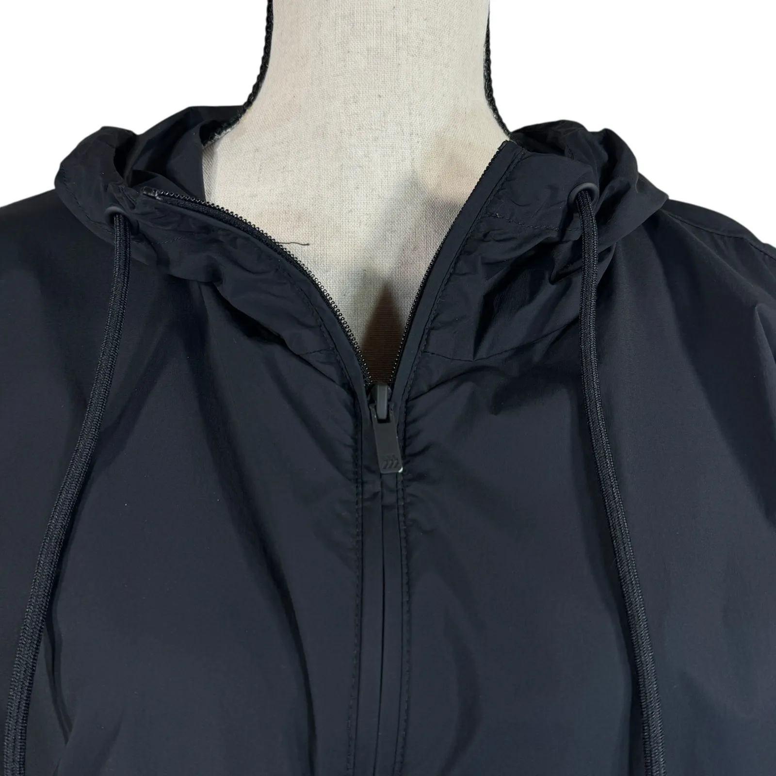 All in Motion Large Cropped Windbreaker Jacket Hooded Full-Zip Dolman Sleeves - Image 2