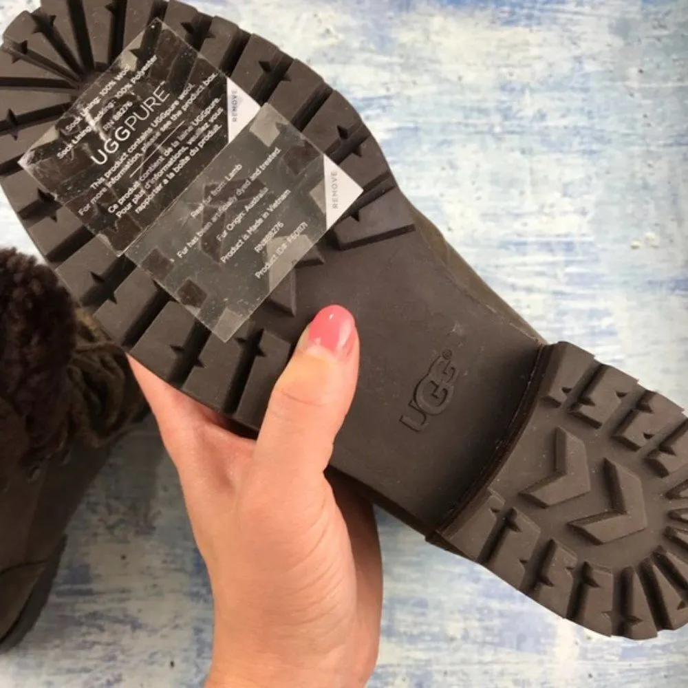 NEW IN BOX UGG fraser boot w/ real fur‎ - Image 7