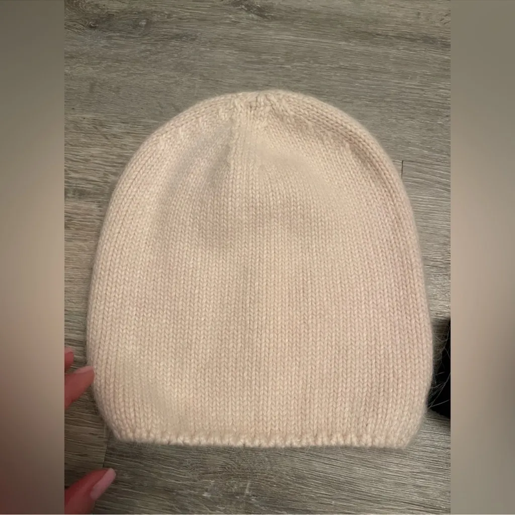 NWOT FUZZY KNITTED CREAM WOMEN BEANIE - Image 2