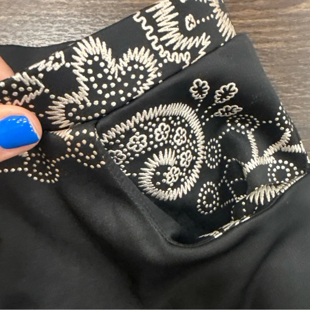 3 for $15 LuLaRoe Black and Cream Floral A-Line Skirt - Image 2