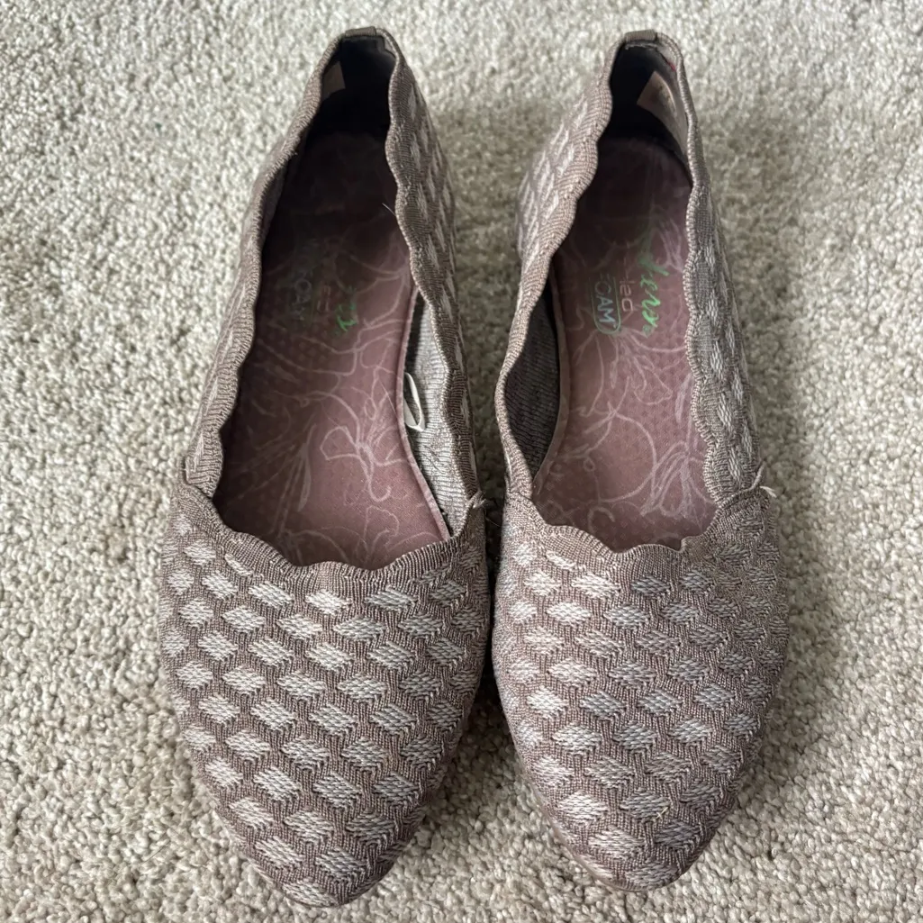 Skechers Air Cooled Memory Foam Cleo Ballet Flats Honeycomb Dark Taupe - Image 2