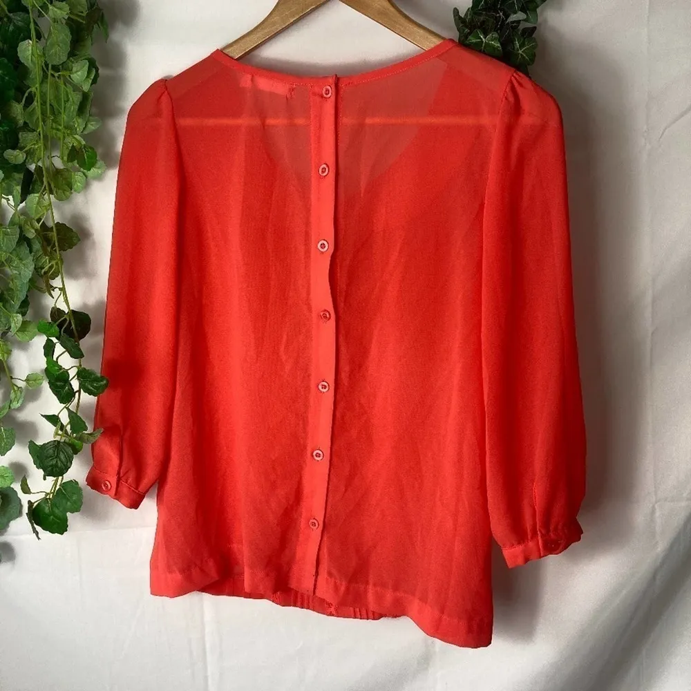 Lush 3/4 sleeve flowy top button back XS - Image 3