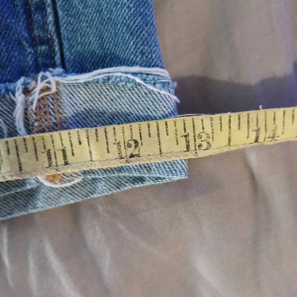 Old Navy Blue Denim Short Overalls L Distressed Frayed Hem 100% Cotton. See pics - Image 4
