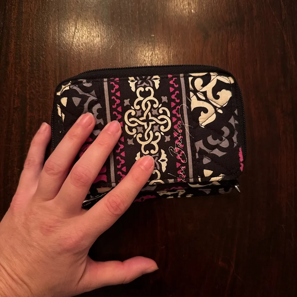 Vera Bradley Wristlet - Image 6