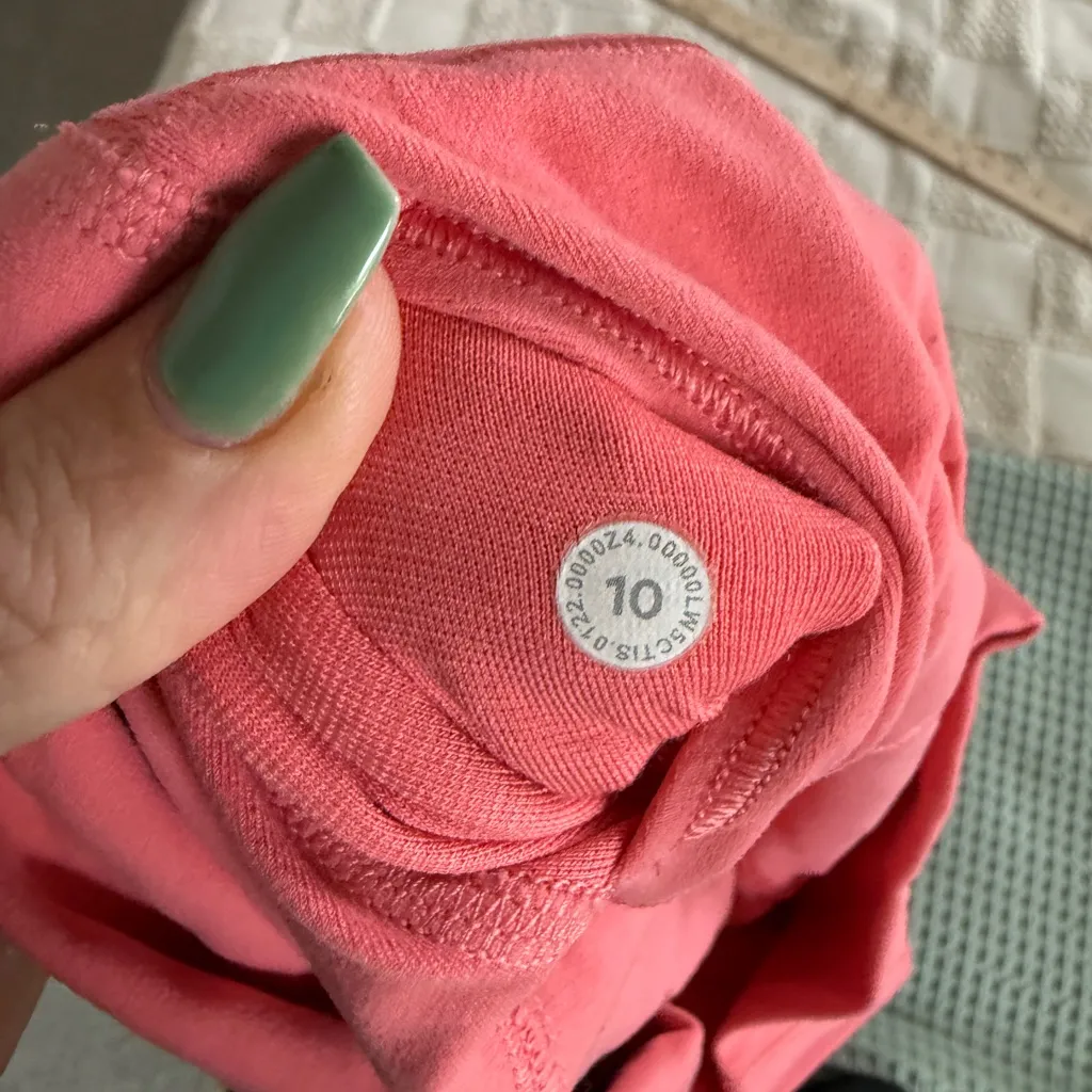 Lululemon Raspberry Cream double lined align leggings hi rise 
Size 10 - Image 4