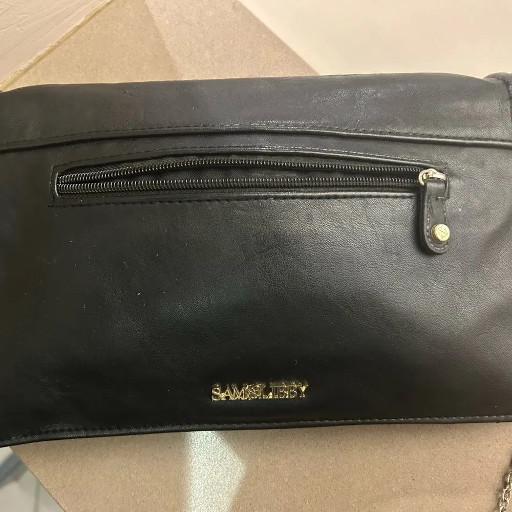 Purse Sleek Black Crossbody Bag with Chain Strap-Sam&Libby-very clean - Image 5