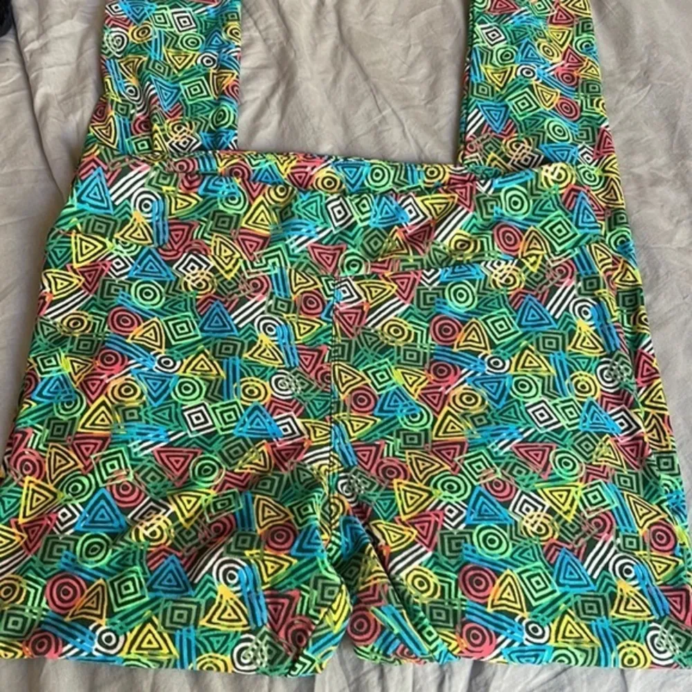 Lularoe Multi-Color Shapes Buttery Soft Leggings Size TC (Tall/Curvy) EUC #6741 - Image 2