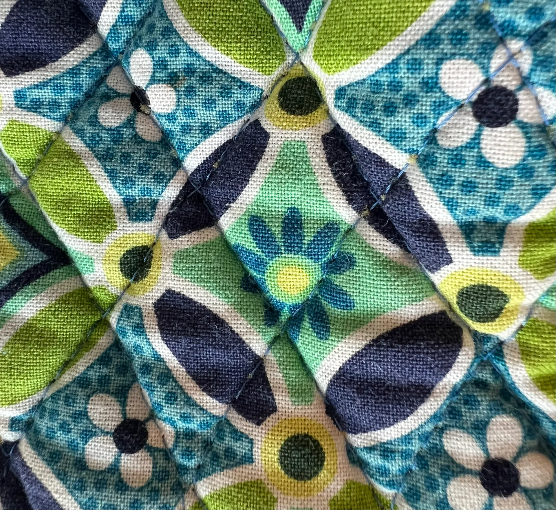 RETRIRED:  | Daisy Daisy pattern small cosmetic bag. - Image 6