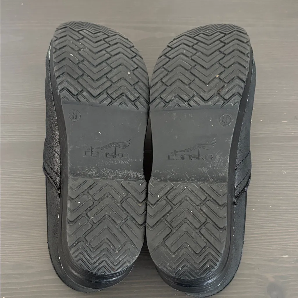 Dansko Professional metallic suede clogs black size 41 - Image 8