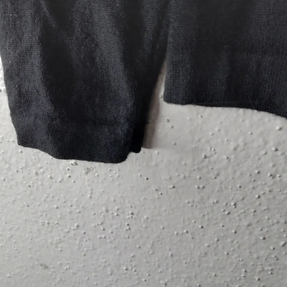 Harold's M Extra Fine Merino Wool Long Sleeved Pullover Sweater in Black Size M - Image 5