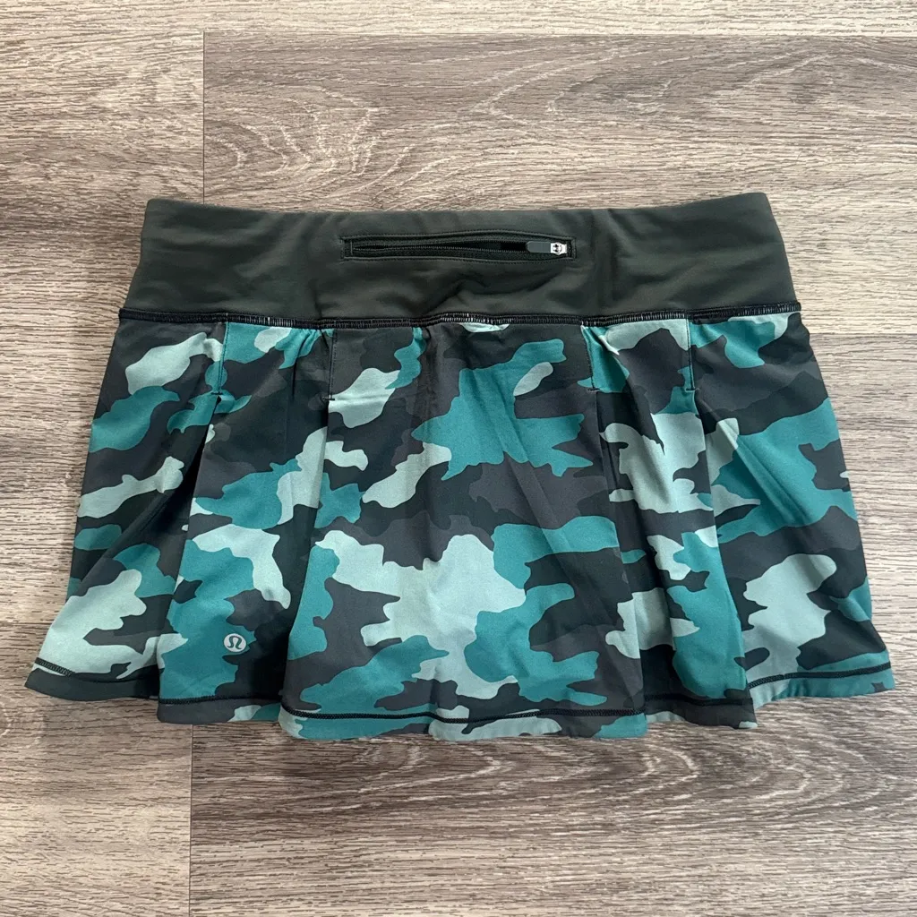 lululemon Green Camo Women's Skort Size 6 - Image 4