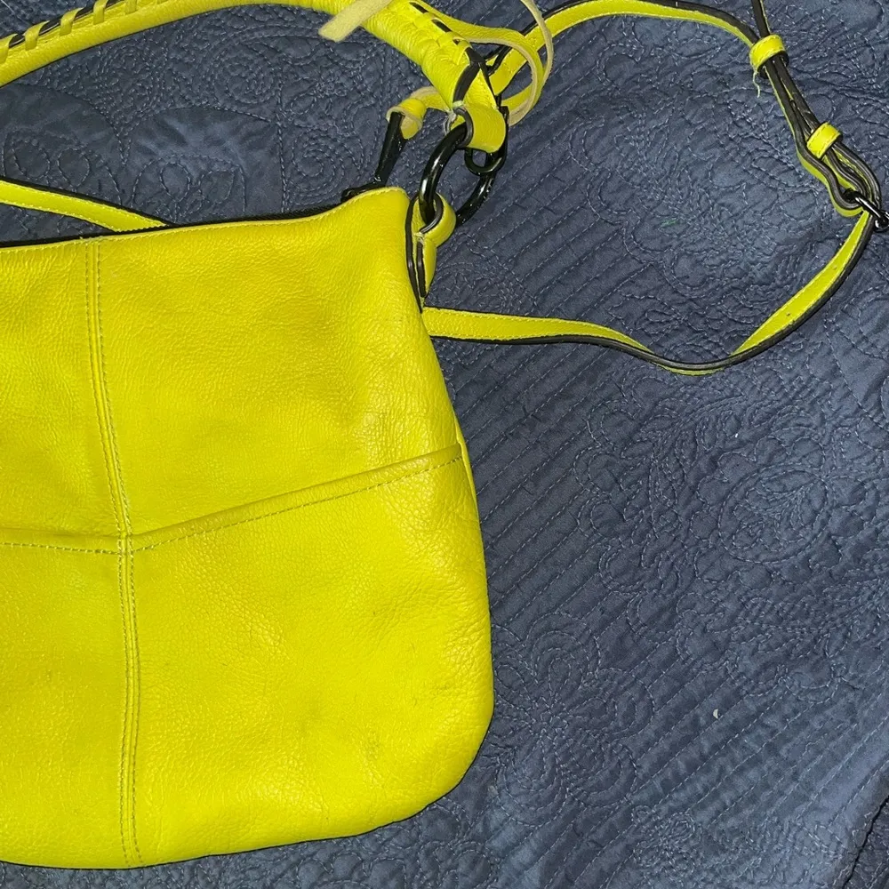 Aimee Kestenberg Bright Green Crossbody/Satchel bag, hobo style, EUC - Image 5