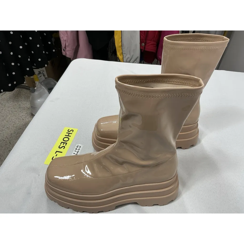 Womans Cape Robbin Pullon Chunky Ankle Boots 10 Tan Square Toe Retro Style NWOT - Image 2