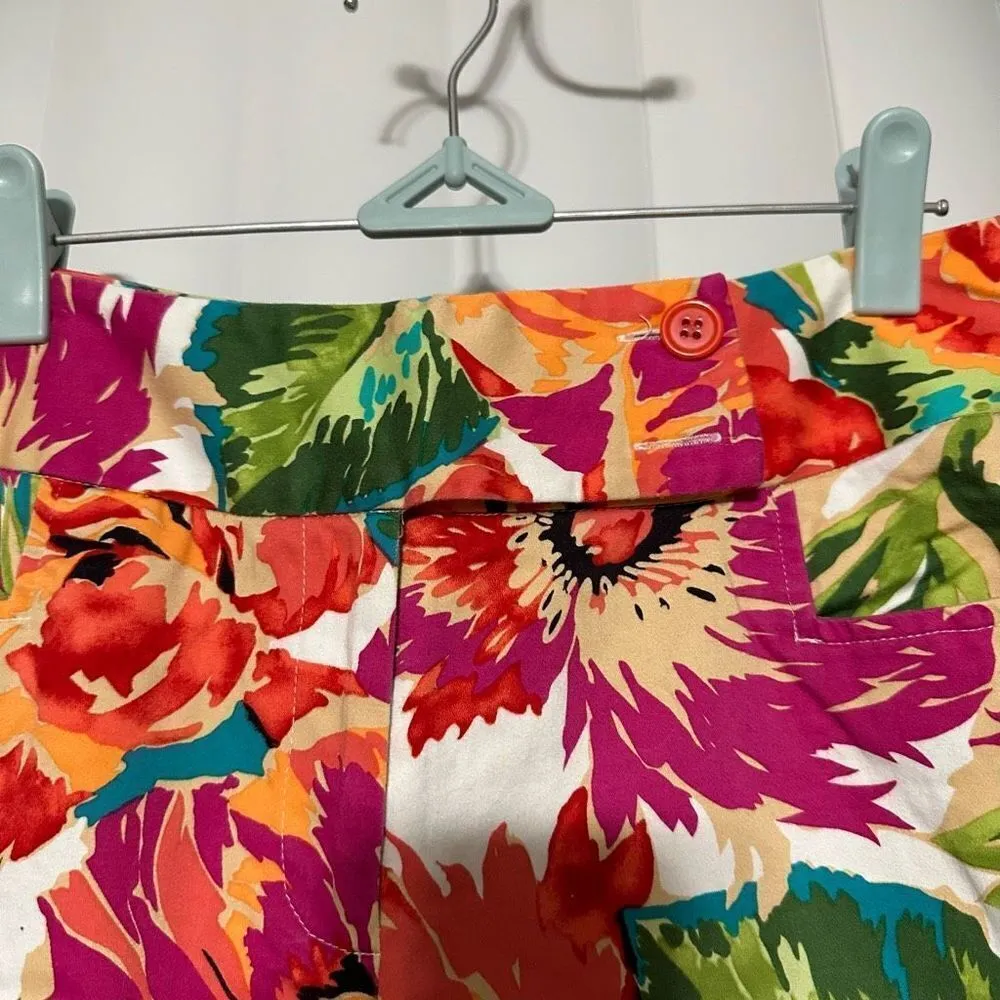 Bandolino stretch floral print multicolor capris, 2 front pockets - Image 2