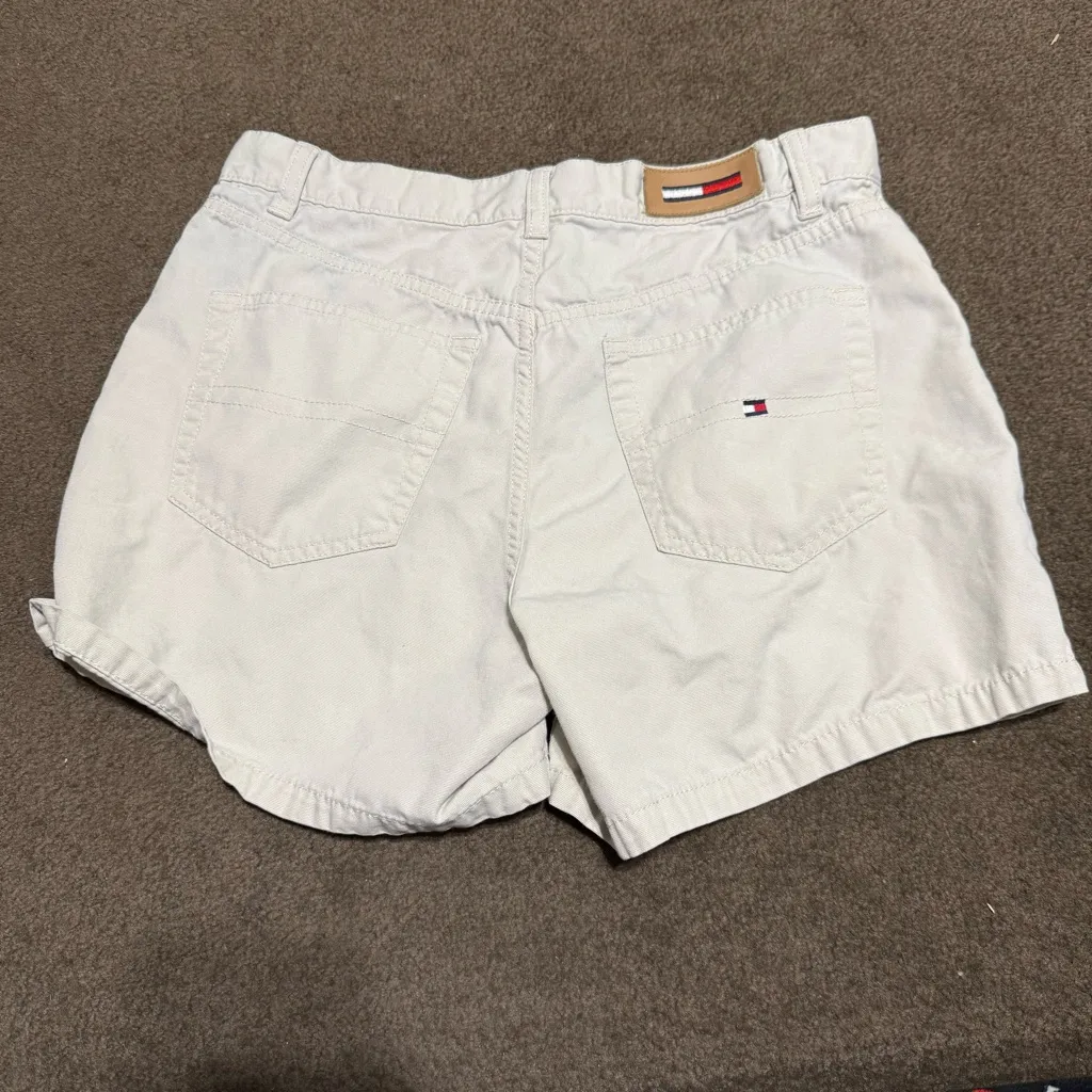 Tommy Hilfiger Cream Women's Shorts - Image 2