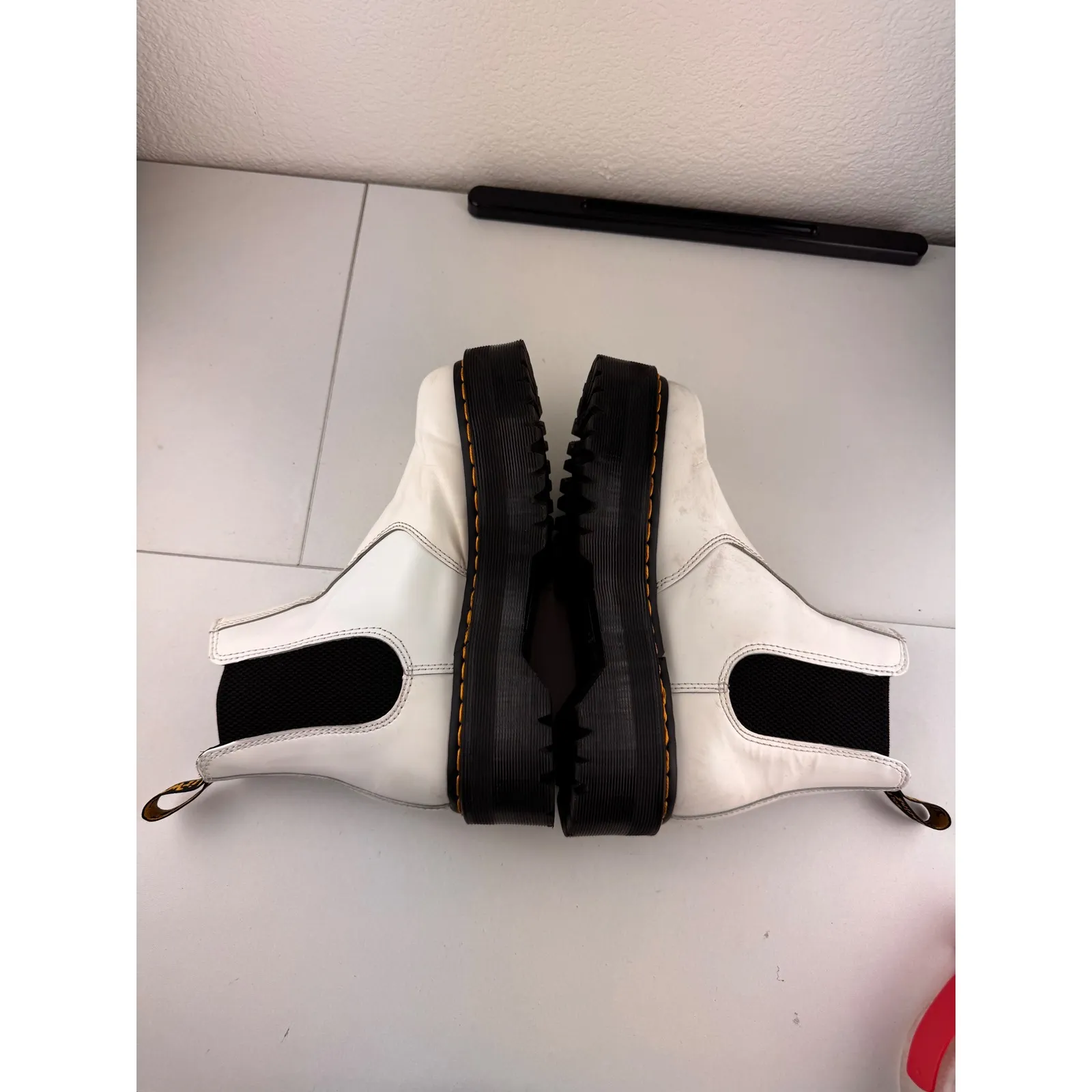 Dr Martens 2976 Quad Platform Chelsea Boots White Leather Womens Size 6 US - Image 6