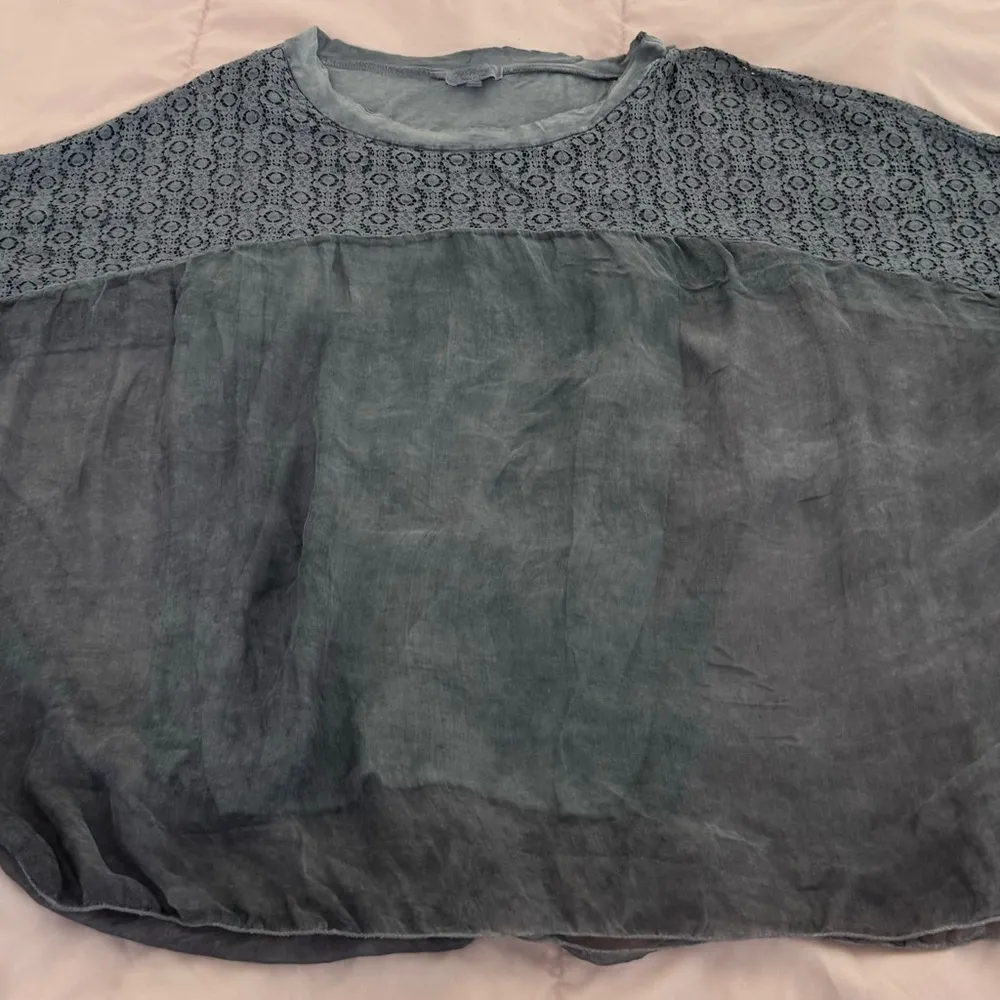 H Trend Made in Italy grey silk 3/4 sleeves blouse, size L boatneck lace lined Gray Size L - Image 14