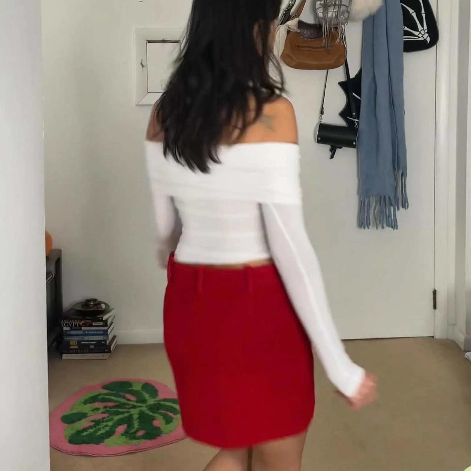 white aritzia off the shoulder top in a size 2XS - Image 5