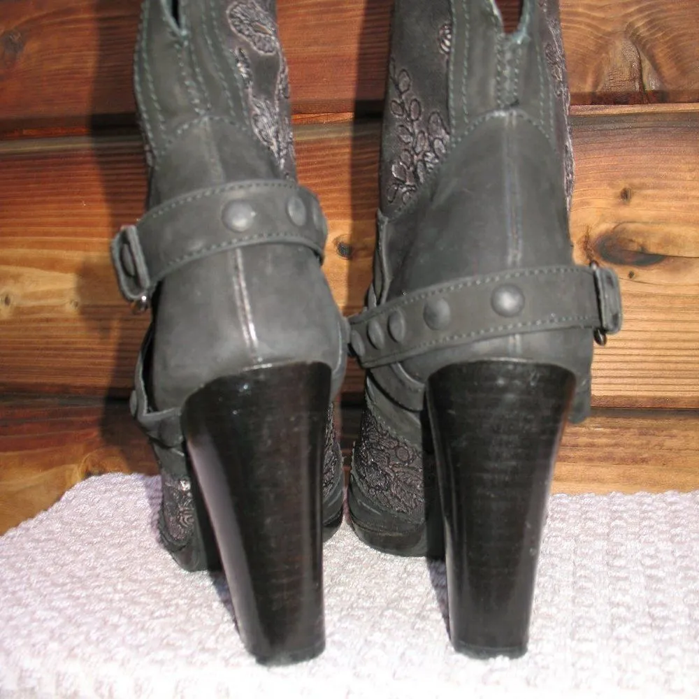 Stuart Weitzman Heeled Black Boots - Image 6