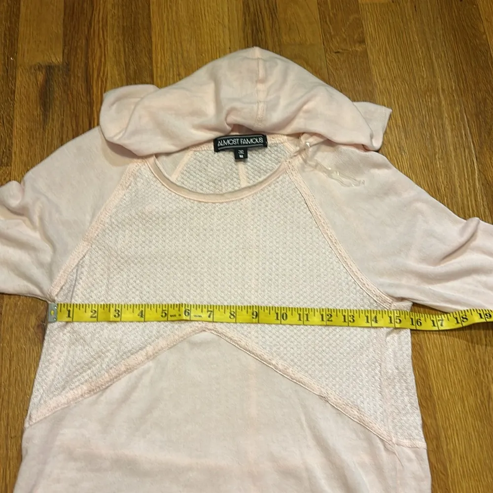 Almost Famous Women’s Medium Pink Thermal Panel Long Sleeve Hooded Top Shirt - Image 4