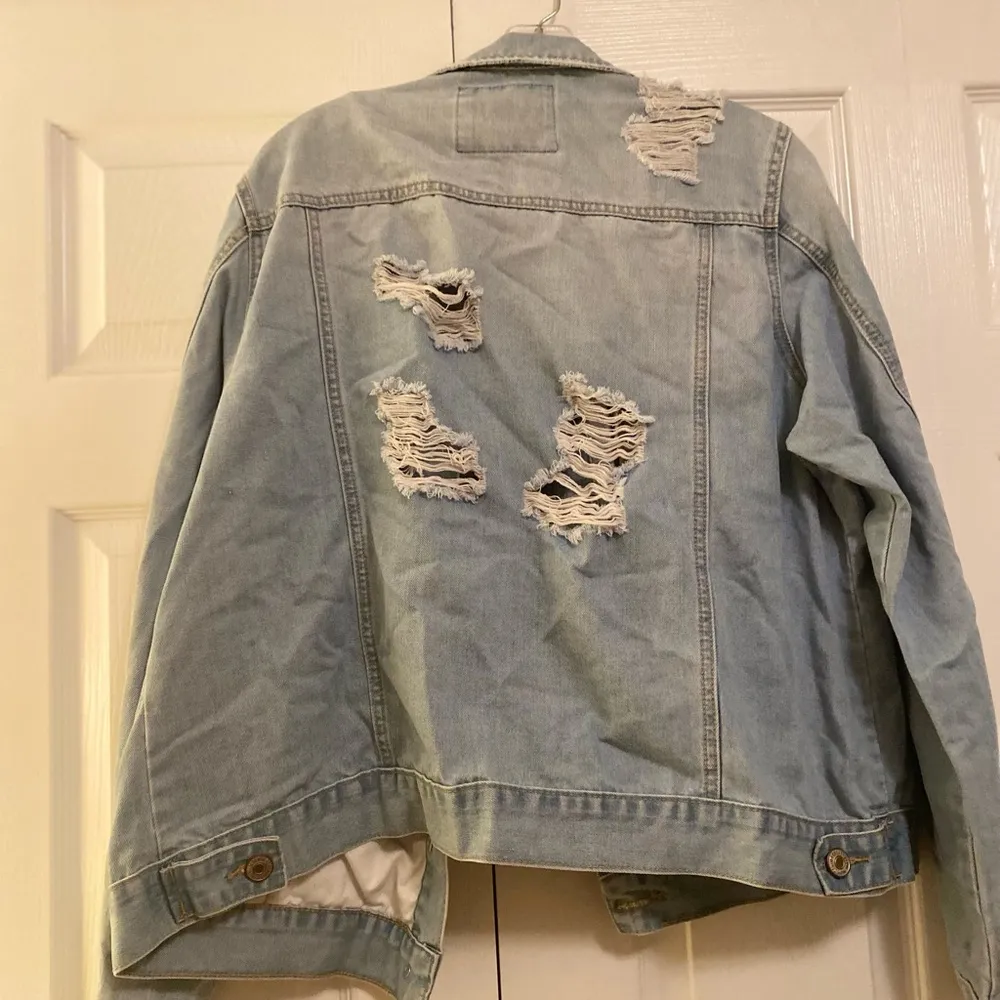 Forever 21 Stone washed distressed jean jacket. - Image 2