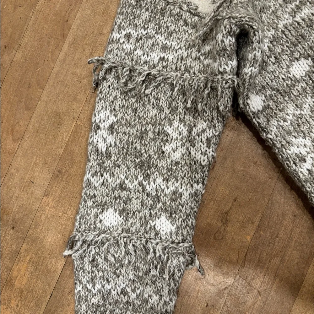 Polar Bear Sweater sz Small Tan Neutral Fringe Mock Neck Animal Novelty - Image 4