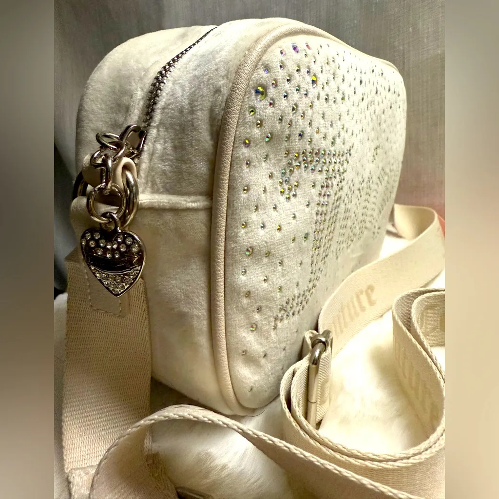 Juicy Couture NEW  White Fuzzy Camera Crossbody Bag - Image 3