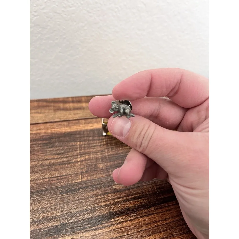 Koala Pin On A Branch Silver Collectible Souvenir Excellent Condition Lapel Hat - Image 5