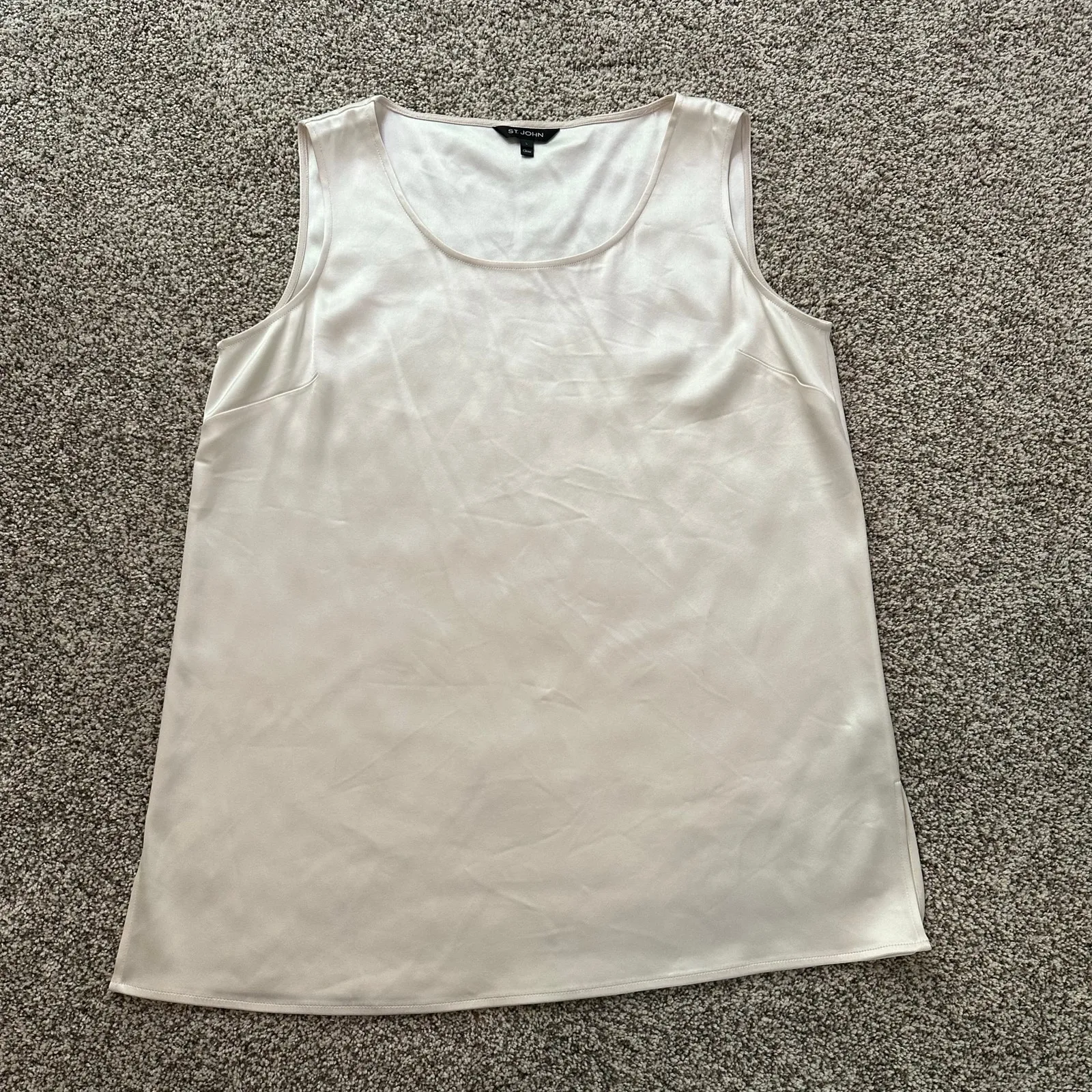 St. John cream satin sleeveless top size L - Image 4