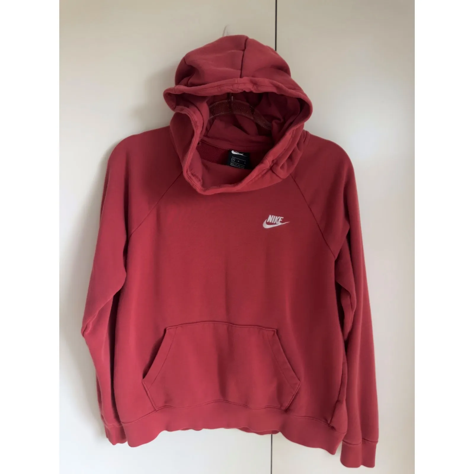 Nike Hoodie Sweatshirt Funnel Neck Size M in Berry ACtivewear Athelisure - Image 2